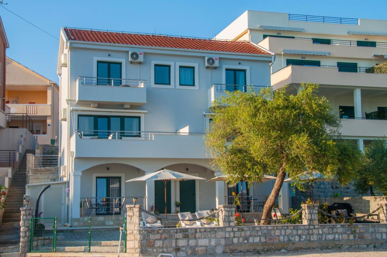 Beach Apartments 蒂瓦特 外观 照片